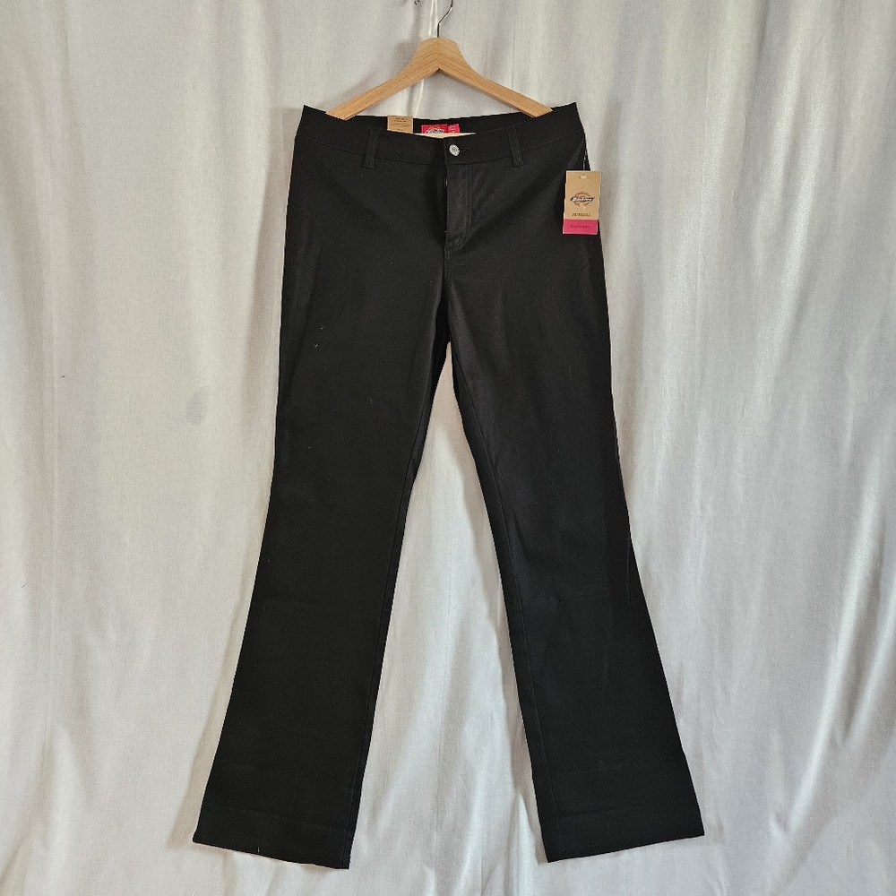 NWT Dickies Worker black 2 pocket juniors mid-rise bootcut black pant size 11/30